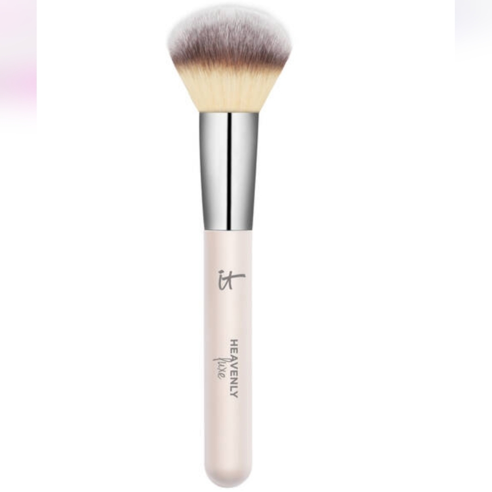 It Cosmetics Heavenly Luxe Buffing Foundation Brush. New & unused. Sealed.